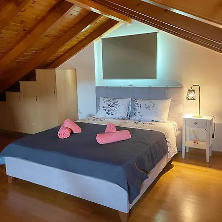 Panos Comfy Apartment