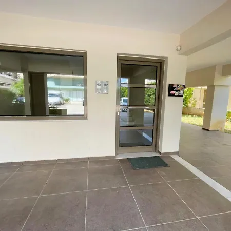 Panos Comfy Apartment *