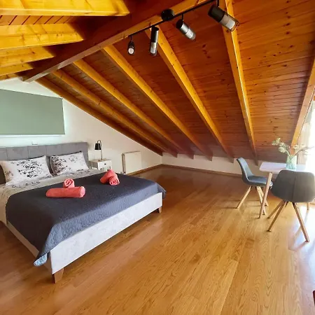 Panos Comfy Apartment